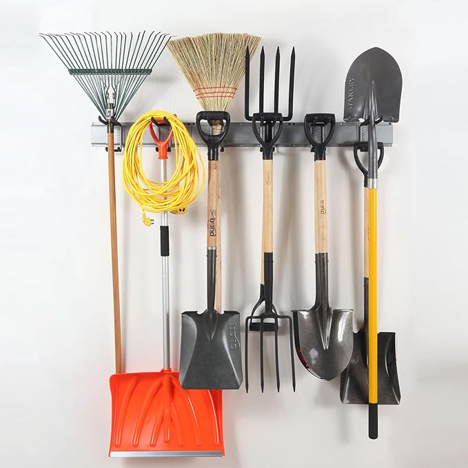 Rake vs. Hand Edger: Which Tool is Best for Garden Borders?