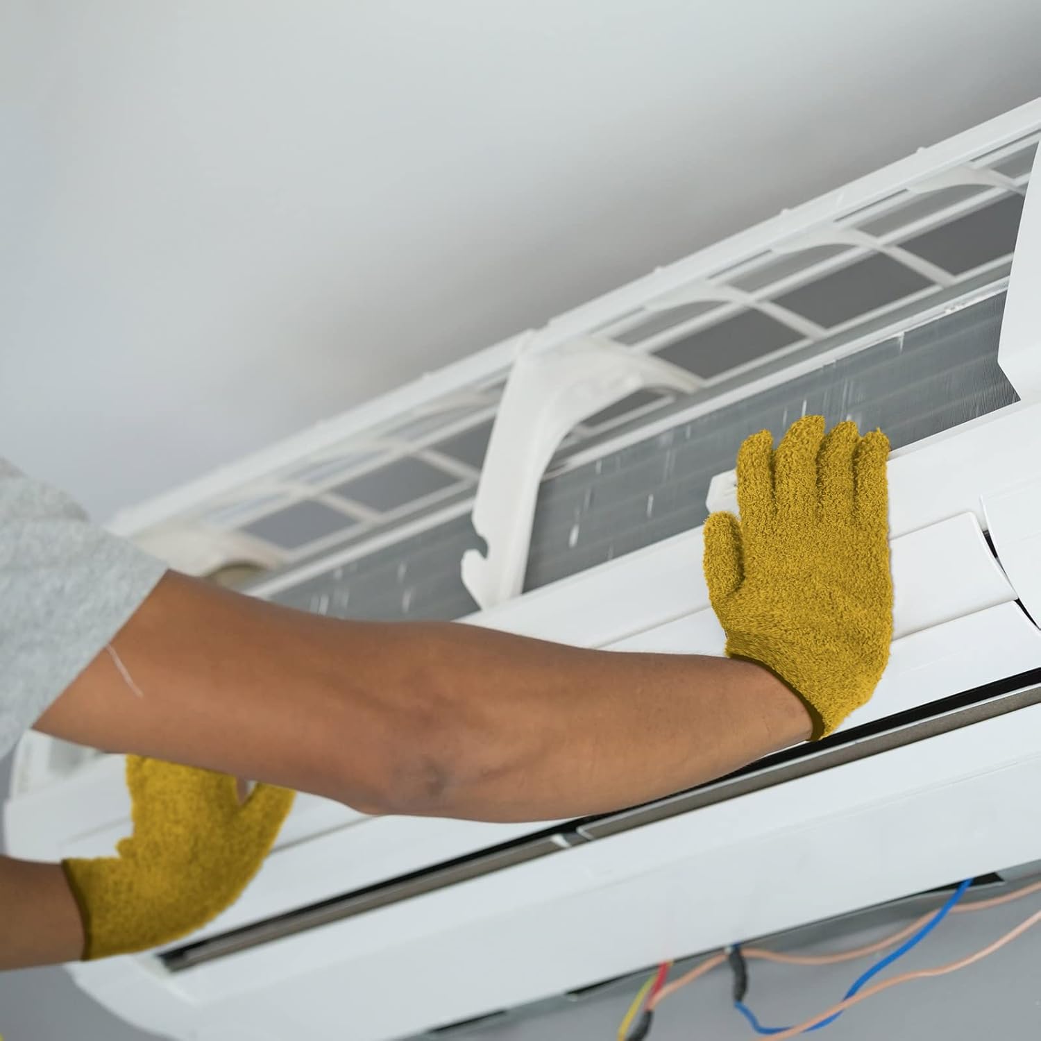 Patelai 3 Pairs Microfiber Plant Dusting Gloves Leaf Cleaning Gloves for Indoor Plants, Blinds, Furniture, House(Small,Brown, Dark Green, Dark Red)