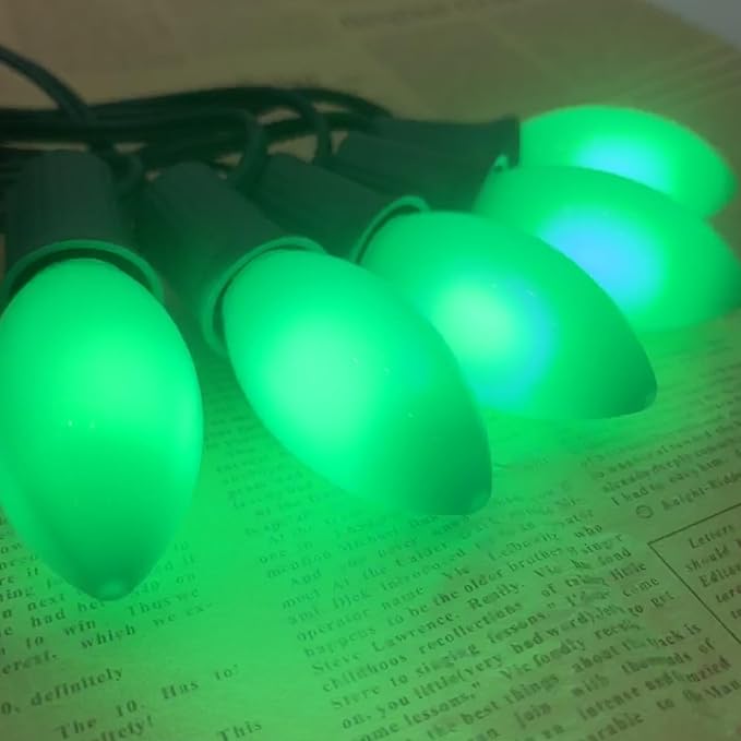 GOOTHY 25 Pack C9 Green Replacement Light Bulbs, Vintage C9 Christmas String Lights Bulbs, E17 Base 7W Incandescent Night Light Chandelier Bulbs for Outdoor Christmas St. Patrick's Day - Green