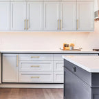 Amerdeco 10 Pack Champagne Bronze Cabinet Pulls 7.5 Inch(192mm) Hole Center Drawer Pulls Cabinet Hardware Kitchen Cabinet Handles for Bathroom Dresser Pulls ZH0069