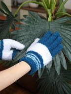 Patelai 3 Pairs Microfiber Plant Dusting Gloves Leaf Cleaning Gloves for Indoor Plants, Blinds, Furniture, House(Medium,Black, Dark Blue, Gray)