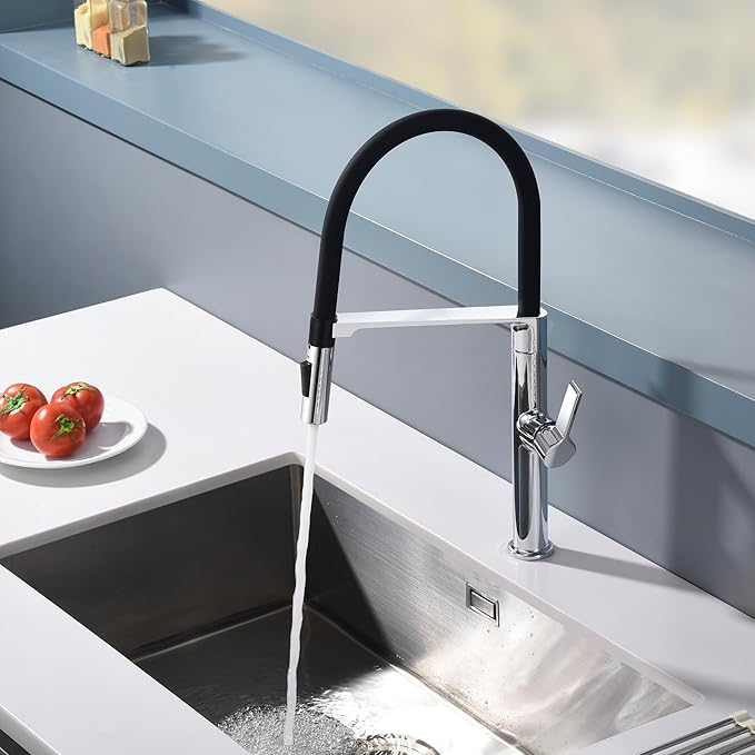 SUMERAIN Single Handle Pull-Down Kitchen Sink Faucet in Chrome Finish, Deck Mounted Lead-Free Kitchen Faucet with Dual Spray Mode