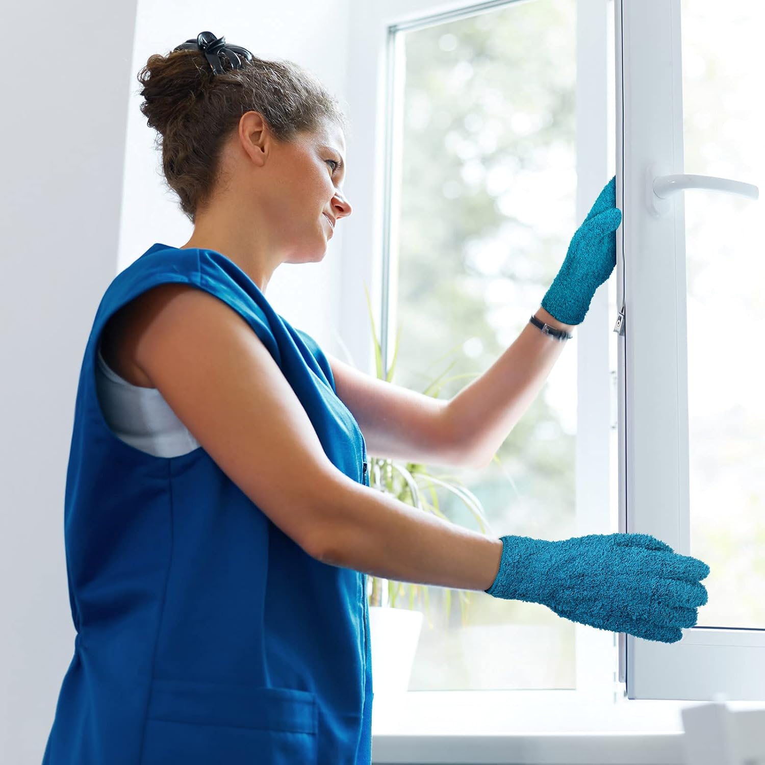 Patelai 3 Pairs Microfiber Plant Dusting Gloves Leaf Cleaning Gloves for Indoor Plants, Blinds, Furniture, House (Small,Purple, Rose Red, Black)