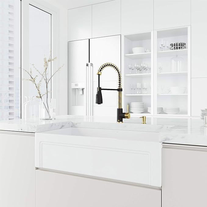 VIGO Brant 19'' H Single Handle Pull-Down Sprayer Kitchen Faucet in Matte Brushed Gold and Matte Black-VG02003MGMB