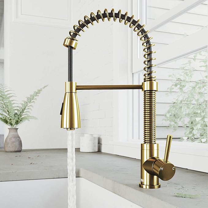 VIGO Brant 19'' H Single Handle Pull-Down Sprayer Kitchen Faucet in Matte Brushed Gold-VG02003MG