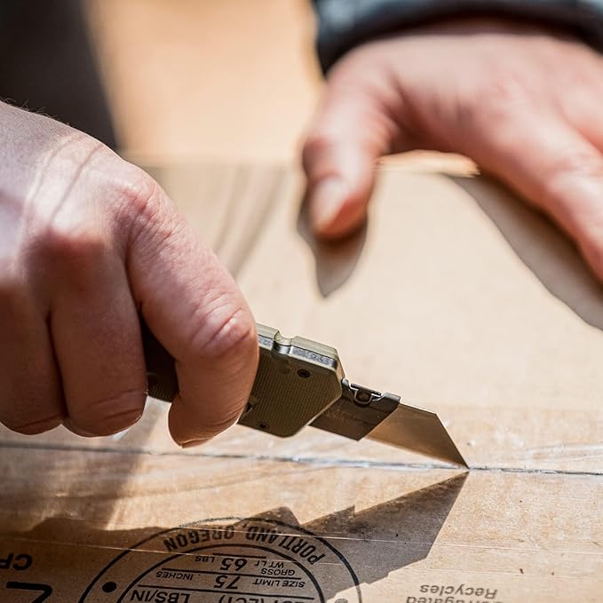 Gerber Gear Prybrid Utility Knife with Pry Bar, EDC Multi-Tool Pocket Razor Knife with Retractable Blade, Green