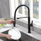 SUMERAIN Single Hole Matte Black Kitchen Faucet,Lead-Free Pull-Down Kitchen Sink Faucet, Deck Mounted
