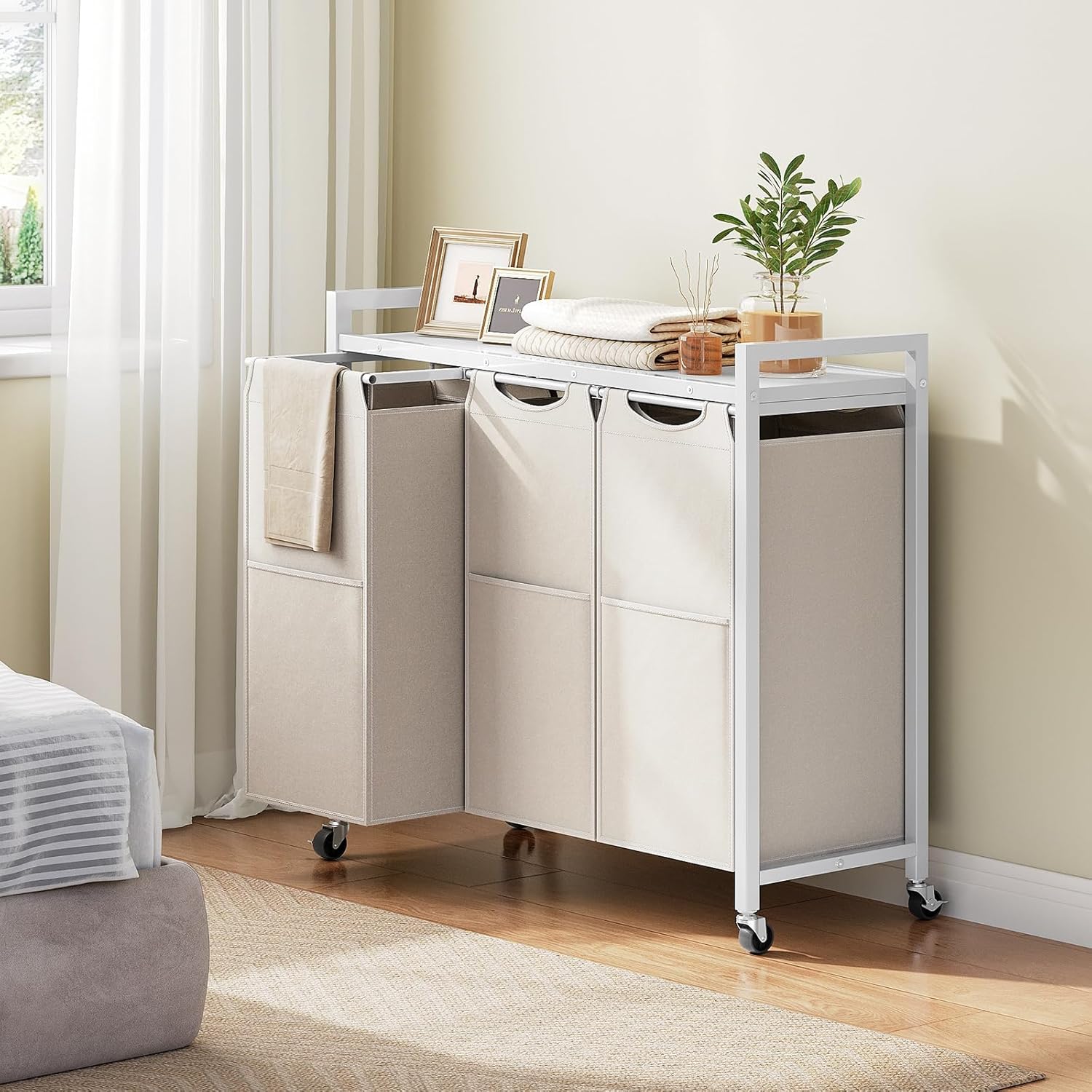 HOOBRO Laundry Sorter 3 Section, Laundry Hamper with Wheels, 3 × 11.5 Gal (43.4L), Rolling Laundry Basket, Pull-Out and Removable Oxford Fabric Bags, White WG76XY01