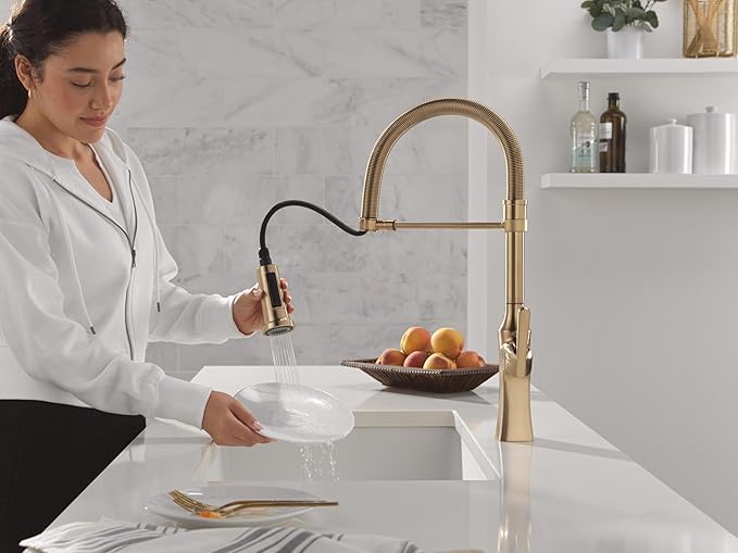 Delta Ermelo Pro Style Commercial Kitchen Faucet with Pull Down Sprayer, Single Hole Brushed Gold Kitchen Sink Faucet, Single Handle, Champagne Bronze 18887-CZ-DST