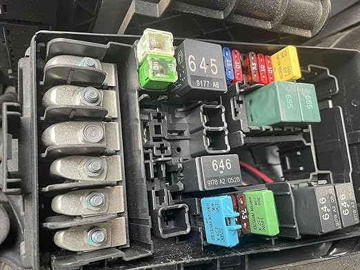 E39 Manual Low-Profile Resettable ATC/ATO Blade Fuse - 5A 10A 15A 20A 25A 30A for Car Trucks Marine Boat RV Solar and More 12V 24V (6PCS Mixed)