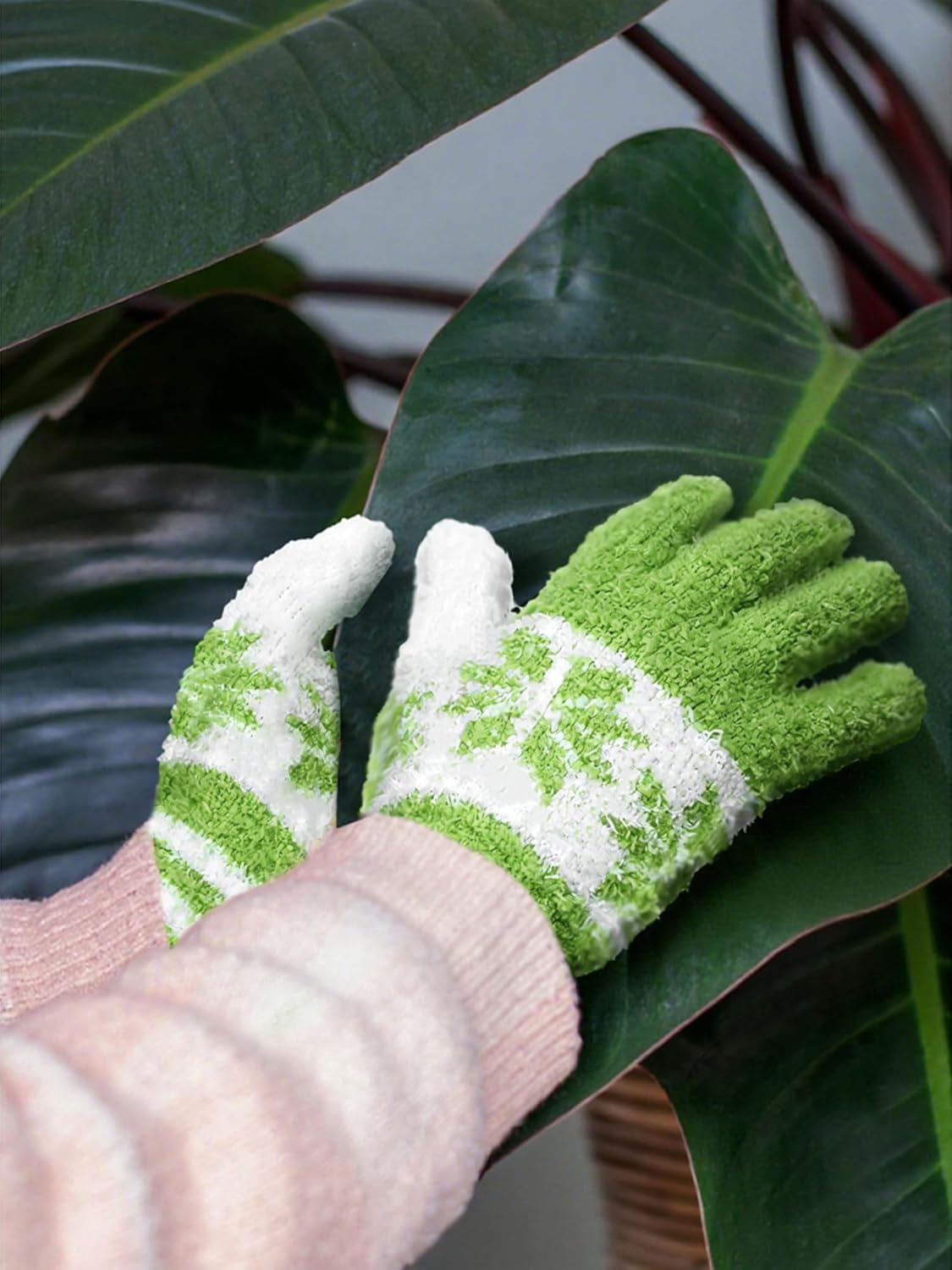 Patelai 3 Pairs Microfiber Plant Dusting Gloves Leaf Cleaning Gloves for Indoor Plants, Blinds, Furniture, House(Yellow, Pink, Blue, White,Small)