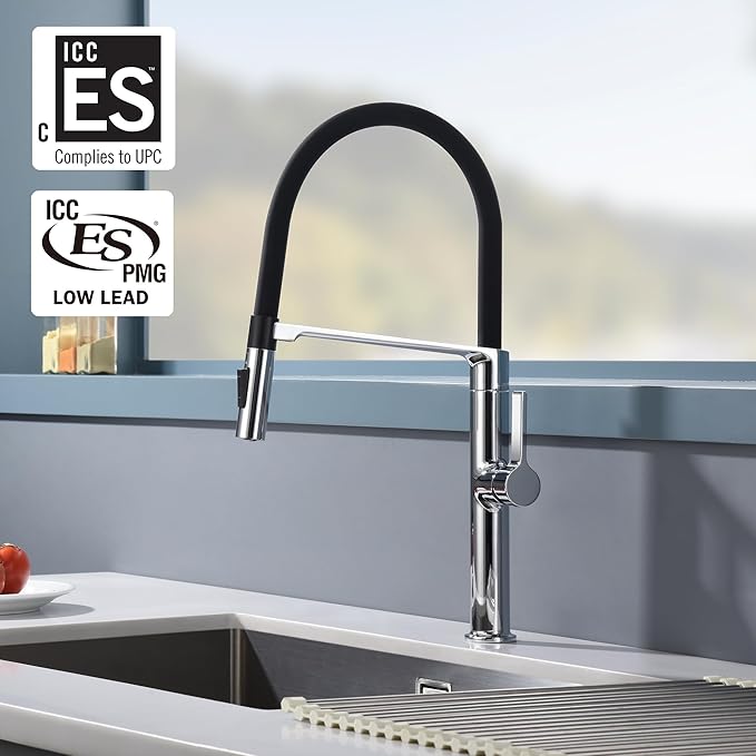 SUMERAIN Single Handle Pull-Down Kitchen Sink Faucet in Chrome Finish, Deck Mounted Lead-Free Kitchen Faucet with Dual Spray Mode