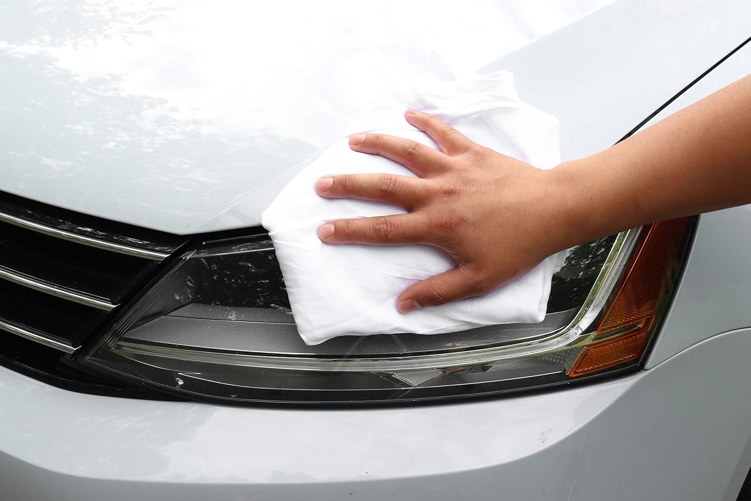 Arkwright W43 Cotton Tshirt Rags - 25 lb Box - Soft Lint Free Cloths for Cleaning, Streak & Scratch-Free, Professional Grade Bulk Wiping Towels for Polishing, Painting, and Staining, White