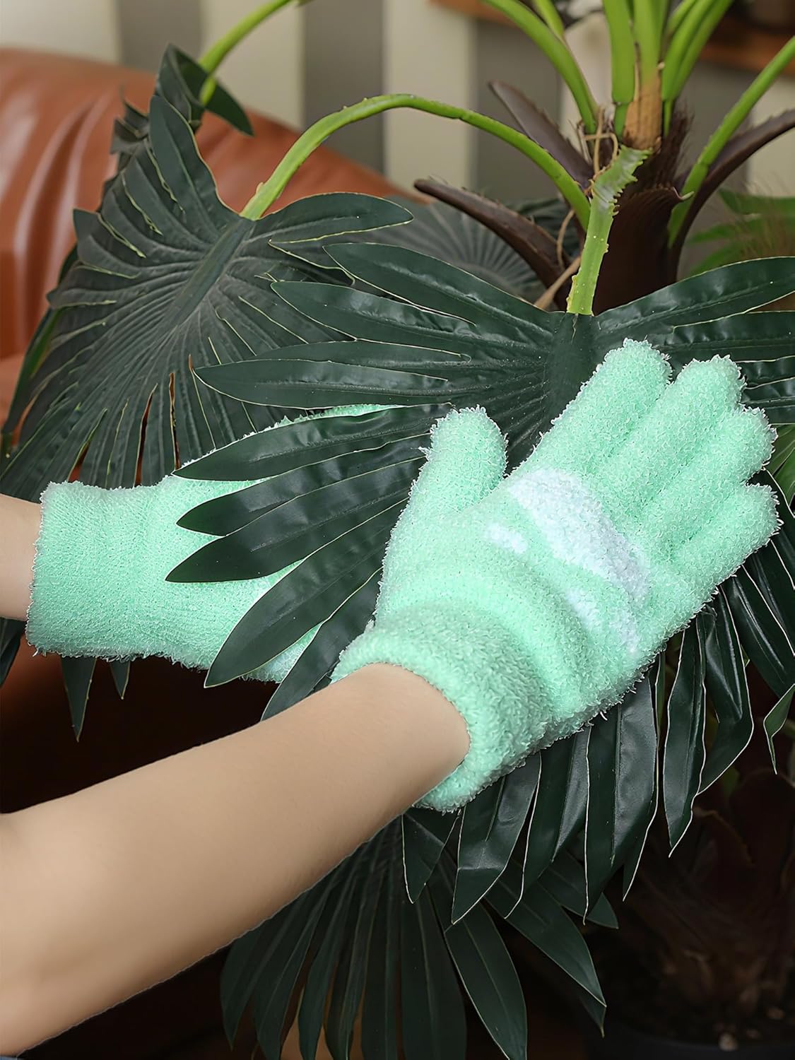 Patelai 3 Pairs Microfiber Plant Dusting Gloves Leaf Cleaning Gloves for Indoor Plants, Blinds, Furniture, House(Green, Pink, Grass Green,Medium)