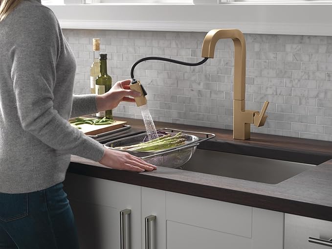 Delta Junction Brushed Gold Kitchen Faucet with Pull Down Sprayer, Modern Brushed Gold Single Hole Kitchen Sink Faucet, Single Handle, Champagne Bronze 19825LF-CZ