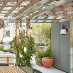 GRUENLICH Outdoor Wall Lantern, Wall Sconce as Porch Lighting Fixture, E26 Medium Base, Metal Housing Plus Seeded Glass, Oil Rubbed Bronze Finish, Bulb Not Included, 1-Pack