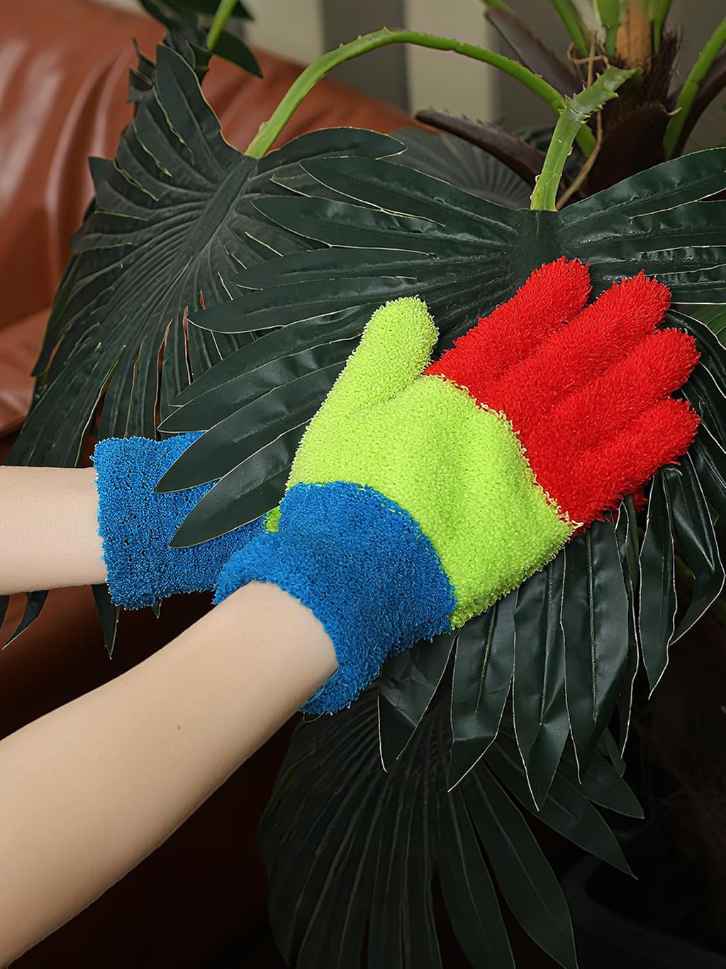Patelai 3 Pairs Microfiber Plant Dusting Gloves Leaf Cleaning Gloves for Indoor Plants, Blinds, Furniture, House(Medium,Colorful)