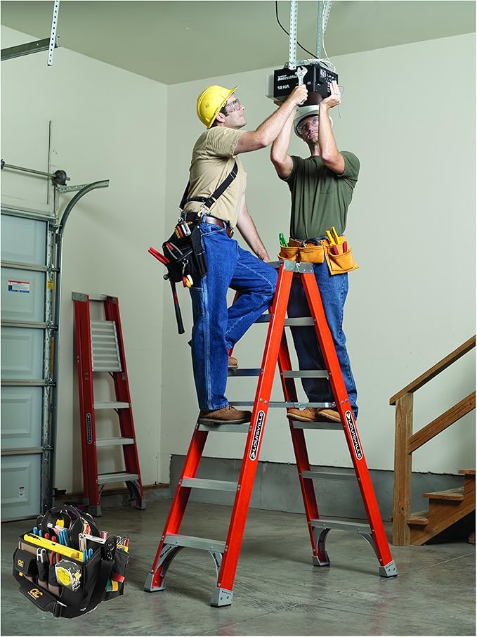 CLC Custom LeatherCraft 1529 16 In. Center Tray Tool Bag, 16 Pocket