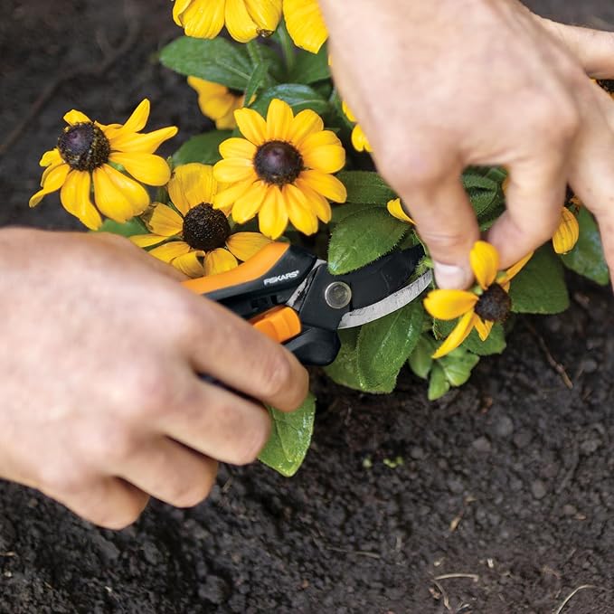 Fiskars Floral Pruning Shears - Plant Cutting Scissors/Garden Clippers For Deadheading and Working with Flowers - Black/Orange