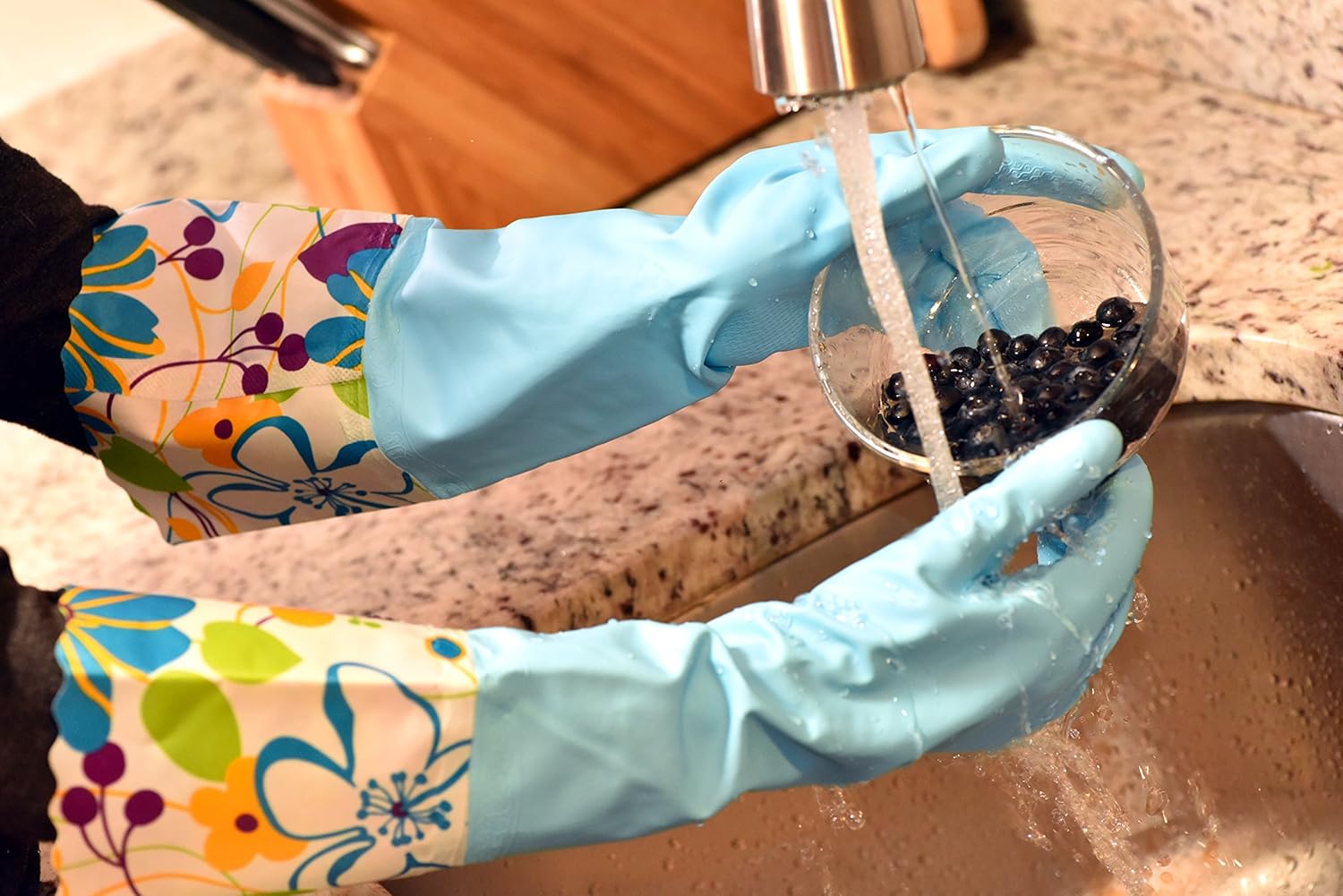 Household Gloves Latex-Free, 15" Long Cuff, Soft Lining, Adjustable Strap, Multi-Layer Protection, Flexible, Comfortable, Chemical-Resistant, Reusable for Cleaning, Dishwashing, 4 Pair Large